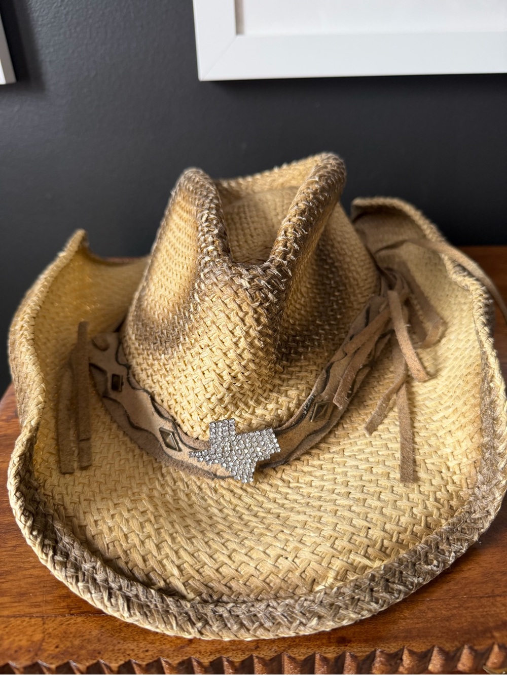 Dallas Hats Cowboy Hat with Rhinestone Texas Emblem